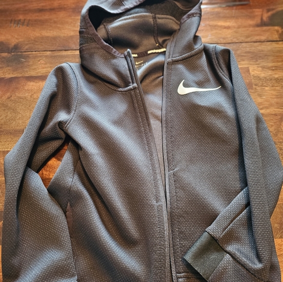 Nike, puma, hurley, converse size 5 boys - Picture 3 of 8